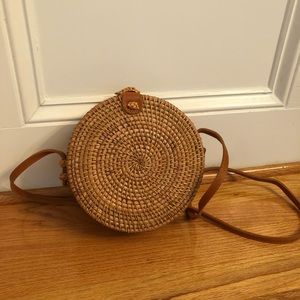 Round rattan crossbody